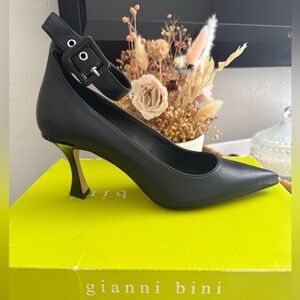 Gianni Bini Black Pointed Toe Ankle-Strap Pumps